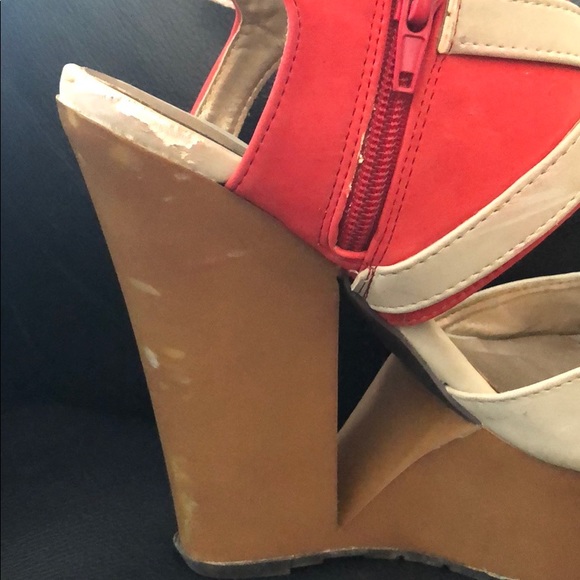 Vintage Y2K Cutout Wedges - Picture 4 of 5
